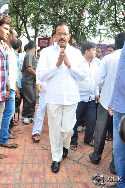 NTR-Family-Visit-to-NTR-Ghat-2016